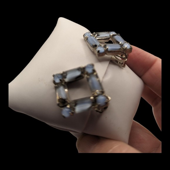 Vintage Light Blue Opaque Clip On Earrings Silver Tone Unsigned 1" Diamond shape - Picture 2 of 11